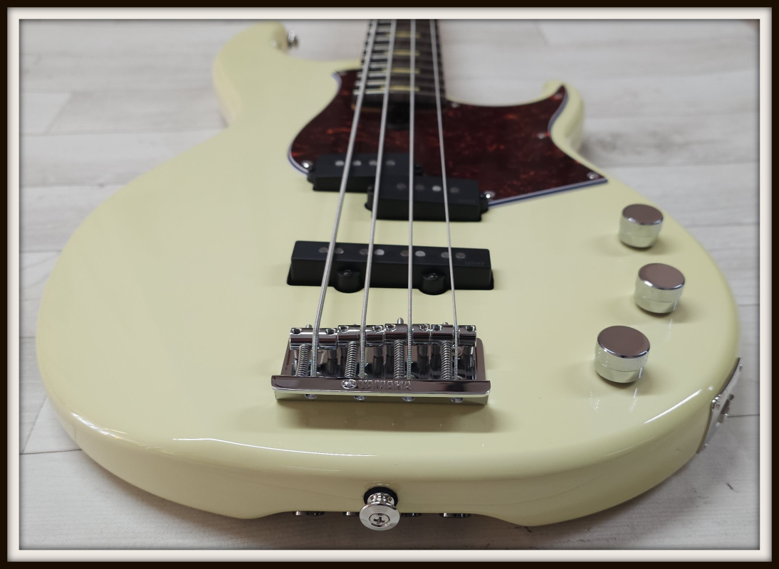 Yamaha Pro Series BBP34, Vintage White II